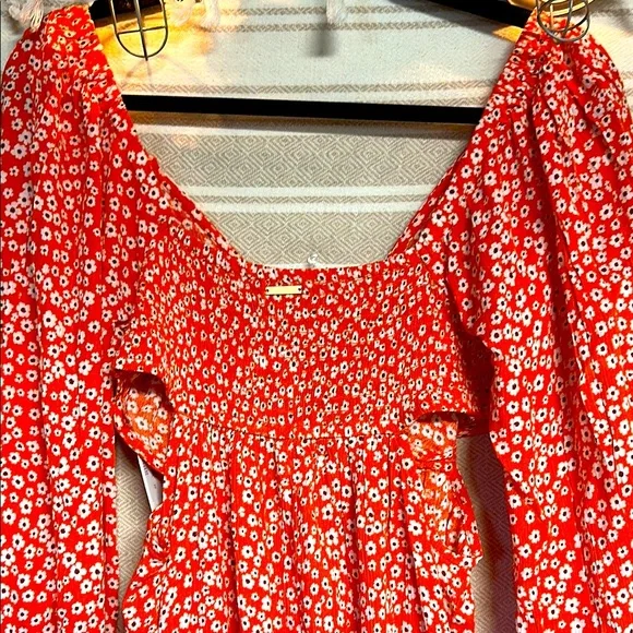 NWT Billabong, long sleeve, side slits on waist, Floral Red Dress - Picture 5 of 12